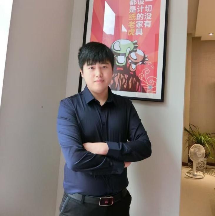 李欣育 · 人物照片